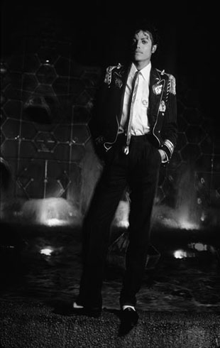 [HOMMAGE] Michael Jackson au Dance Hall of Fame Mj_tri10