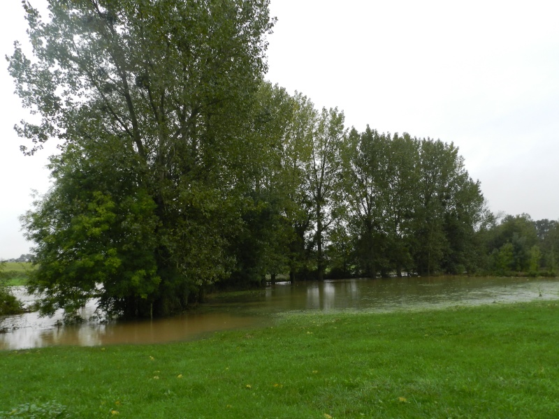 Octobre 2012, la rivière sort franchement de son lit Vauvar26