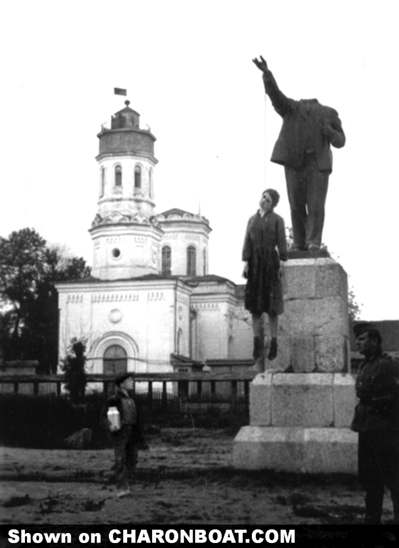 Zoya Kosmodemyanskaya,Heroine et martyre russe (2012) Pendu_10