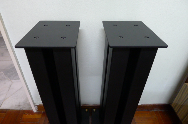 24 inch speaker stands SOLD P1070145