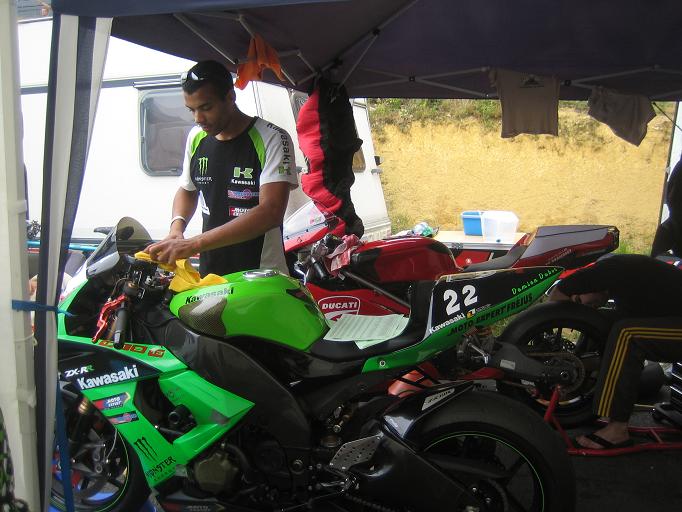 "photos de zx10r de piste only" - Page 9 Img_5610