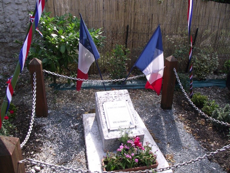 monument St. Paul Lizonne, Dordogne Dscf9321
