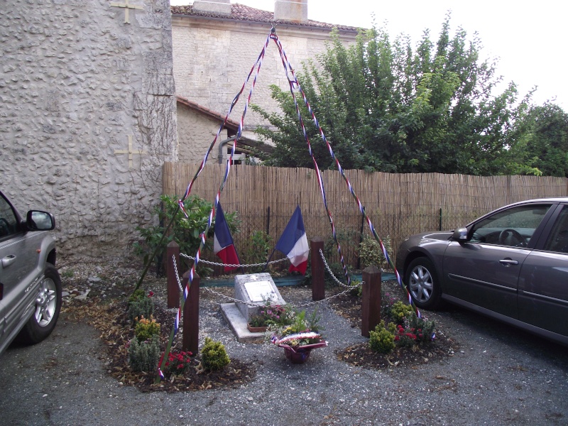 monument St. Paul Lizonne, Dordogne Dscf9322