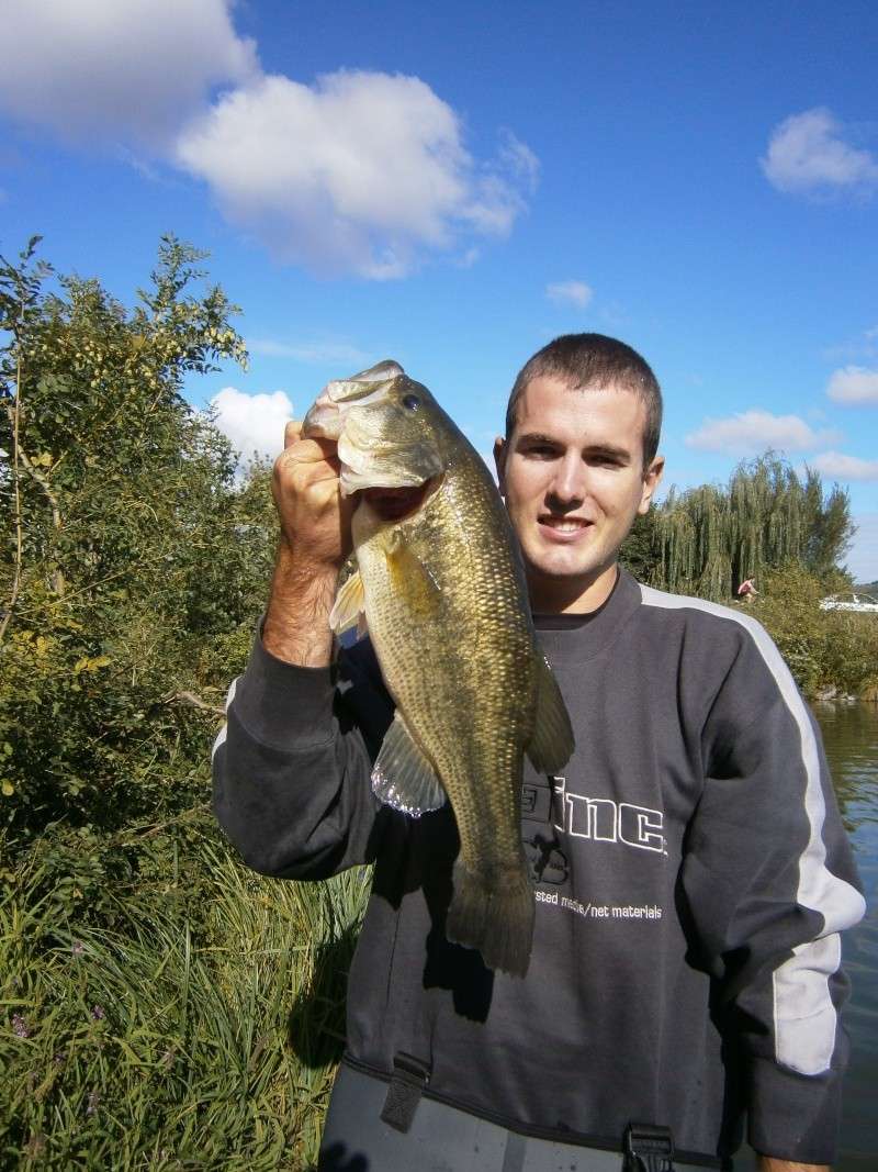 Black bass de 50 cm en float tube P1010112