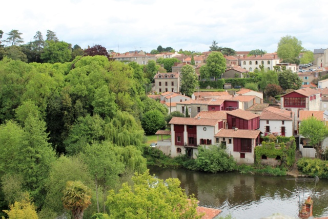 Clisson (Loire-Atlantique / 44). Img_4014