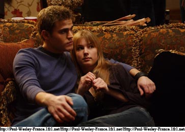 Stills - Everwood Sans_t16