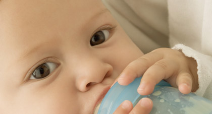   Alimentation, questions de mamans : eau, tisanes, que peut boire bébé ?  Que_pe10