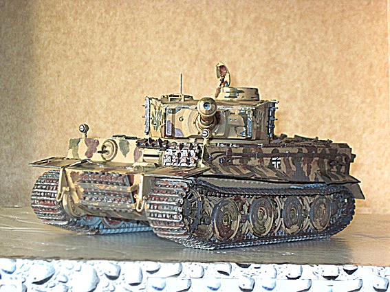 Italeri Tiger 1 Hybrid 1:35 12_tig10