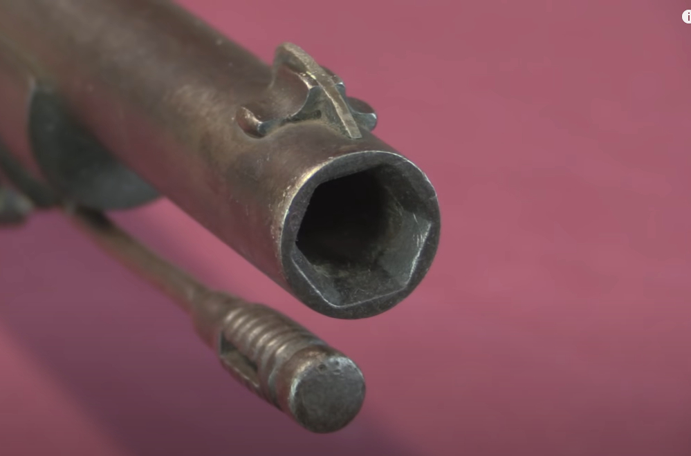 Le fusil de sniper confédéré Whitworth Bouche10