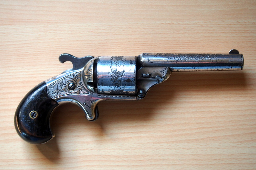 Un revolver à la gloire de Longue Carabine P3160014