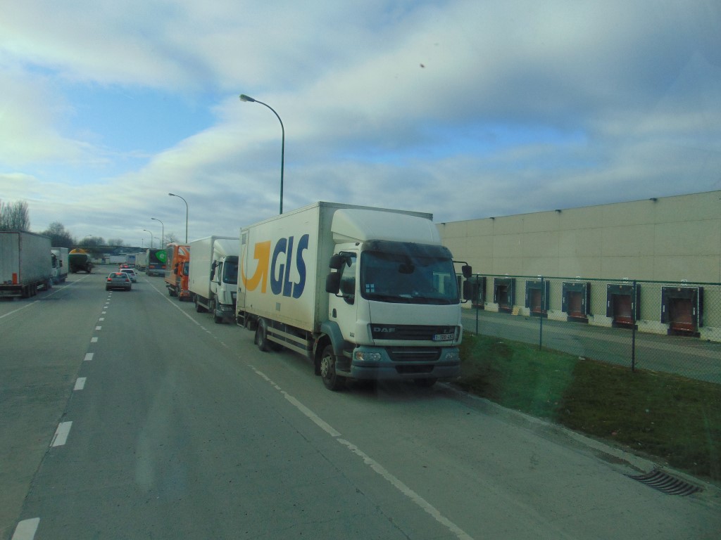 GLS (Global Logistics Services)(Amsterdam pour l'Europe) Dsc01079