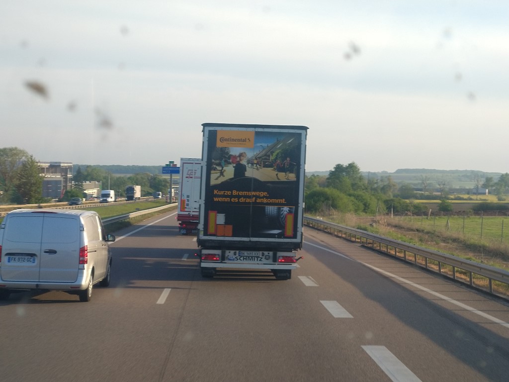 La publicité sur les camions - Page 40 Img_2238