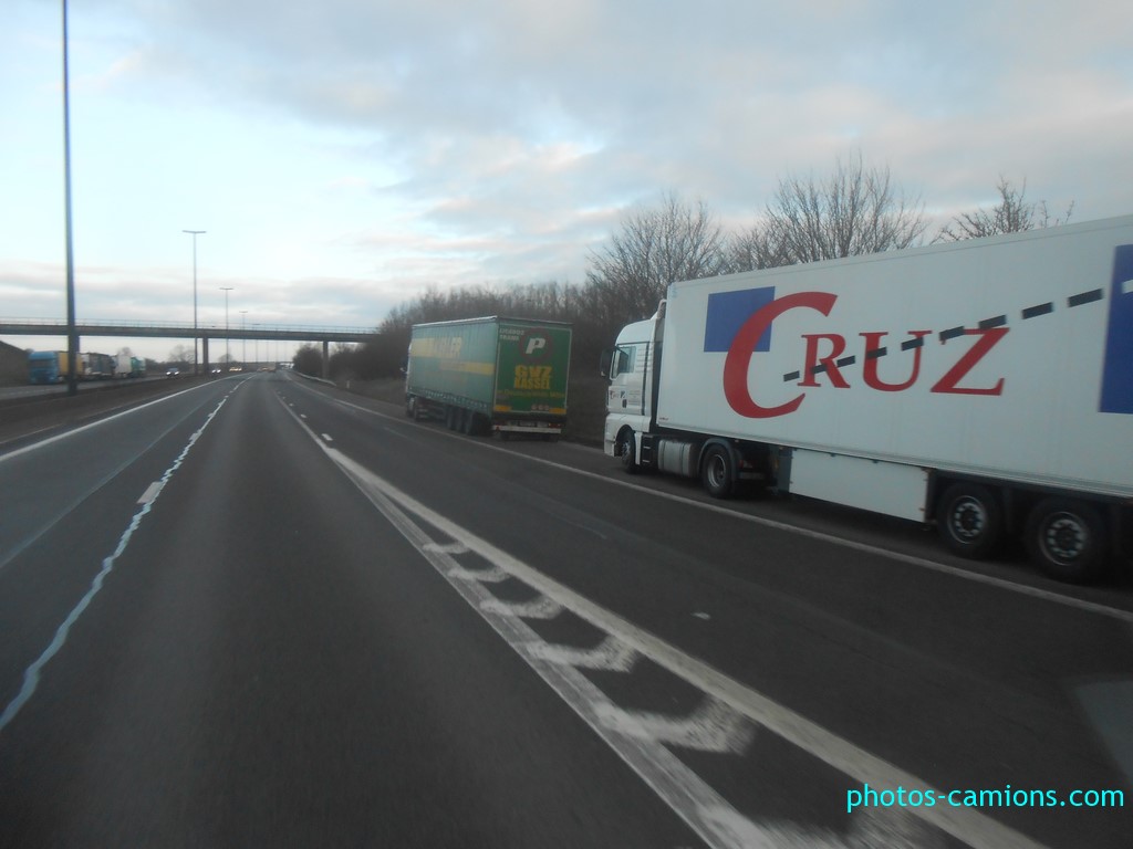 Les parkings d'autoroutes - Page 30 Photos17