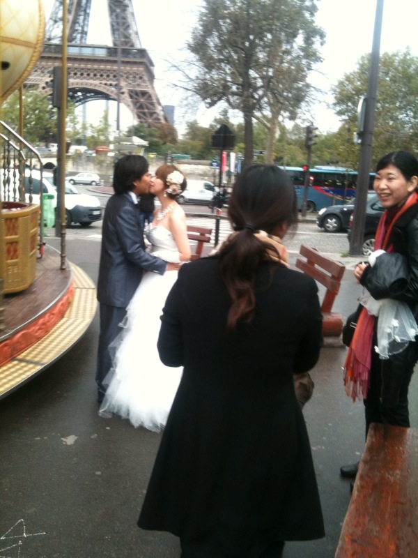 La mode des mariages japonais à Paris . Ab710