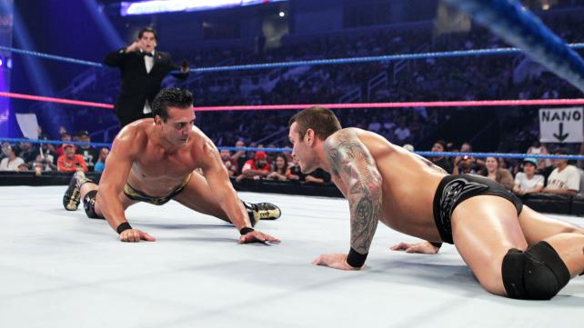  حصرياً أحدث أخبار المصارعة : عودة باتيستا للـ wwe - سيرفايفر سيريس 2012 - ظهور جيرى لولر - اى جى تُريد أن تصارع فى راسلمانيا - مباريات sd و me - وأكثر  Sd_68610