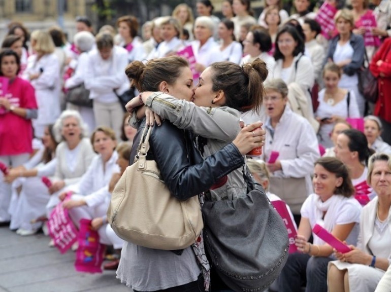 homosexualité  pour ou contre? que dit la bible? - Page 19 46409111