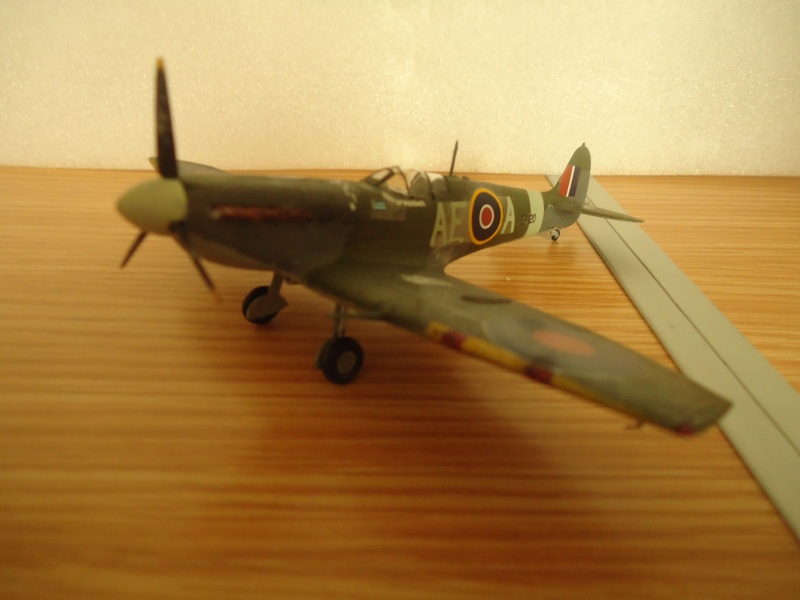 Spitfire Mk V - Revell Spitfi13