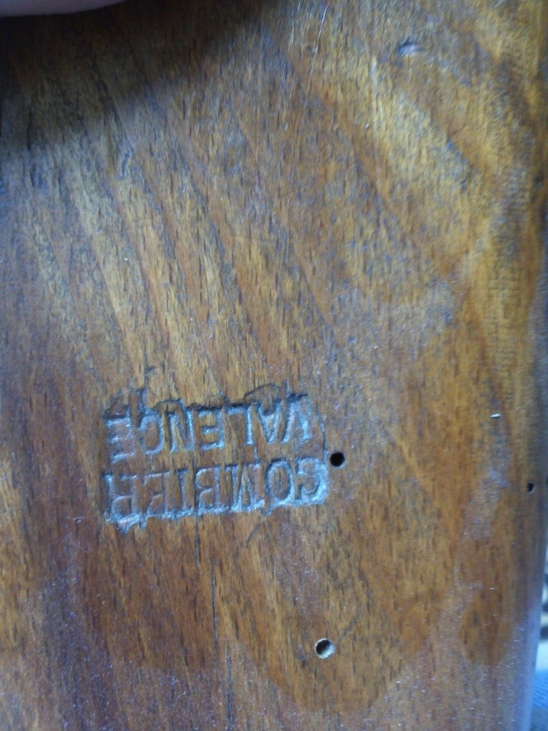 fusil en bois combier valence , dans grenier d'une ecole ... Img30110
