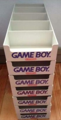 casiers de présentation en lieu de vente pour jeux Game Boy ??? Gb_sto11