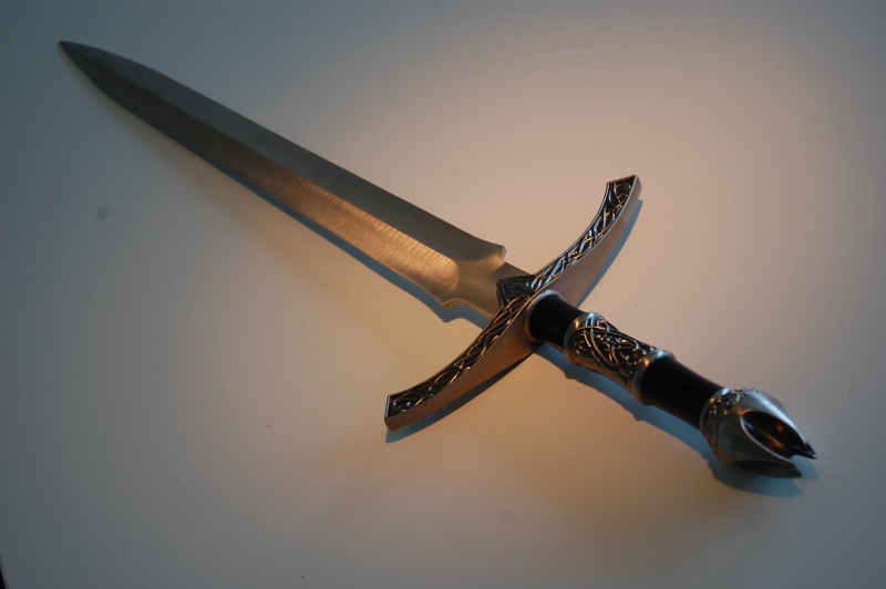 A vendre épée Seigneur Nazgul SEIGNEUR DES ANNEAUX Dsc_3810