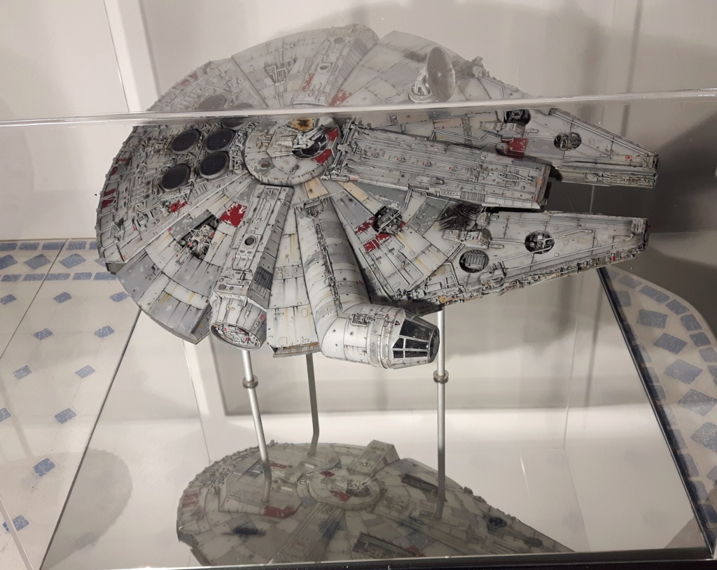 MILLENNIUM FALCON BANDAI PERFECT GRADE 1/72 20180910