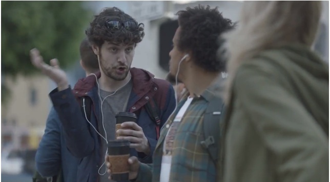 Samsung satiriza fãs da Apple em novo comercial do Galaxy S3 Samsun12