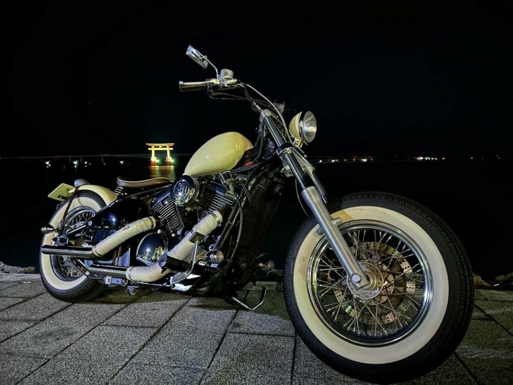 800 VN - Bobber vu sur le net - Page 16 31614110