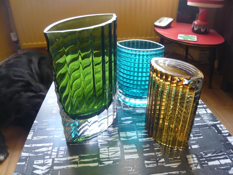 set of 3 heavy ribbed oval vases P1080012