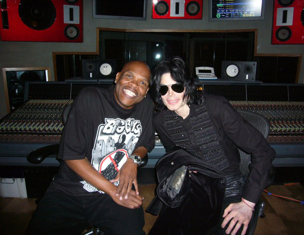 Michael no Palms Recording Studio (2008) Big-bo10