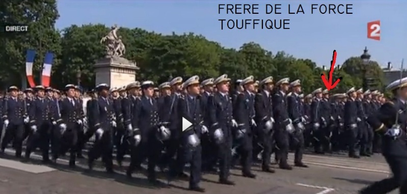 Hier c'était le14 juillet......et sur les champs élysées La_rel11