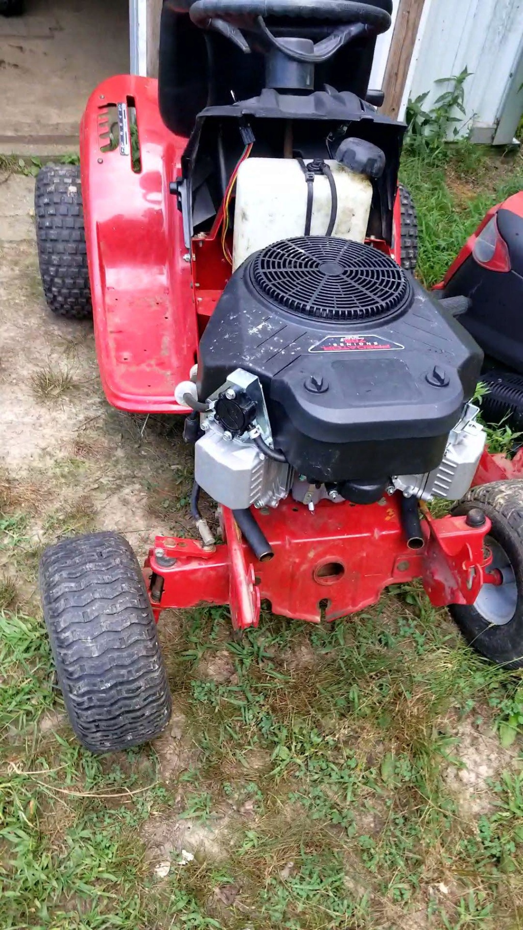 Troy Built Mud Mower 708cc Predator V-Twin Videoc10