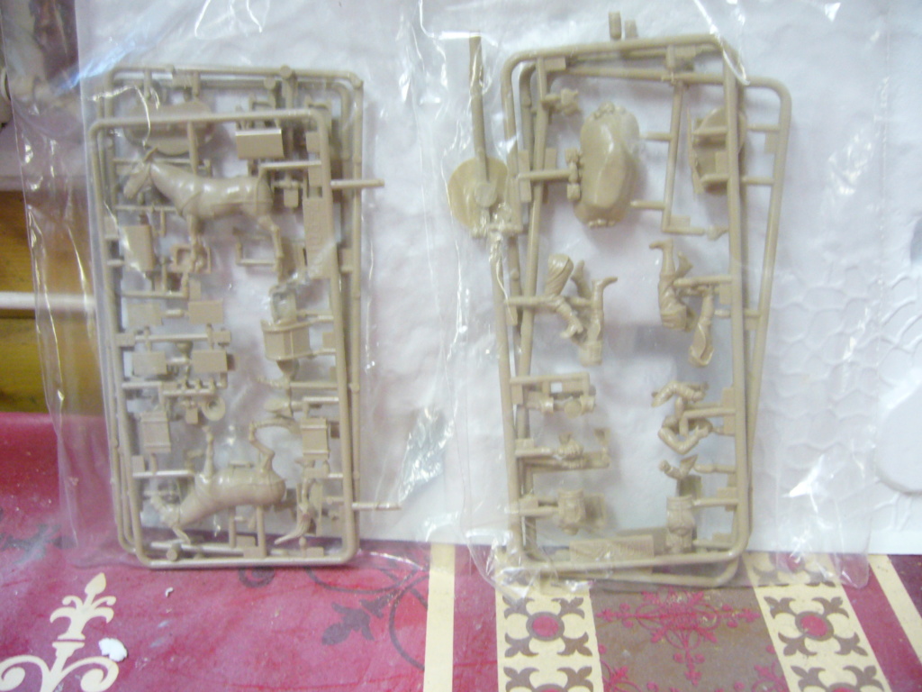 Coffret Koufra , Heller 1/35, +figurines mix Heller et autres P1050225