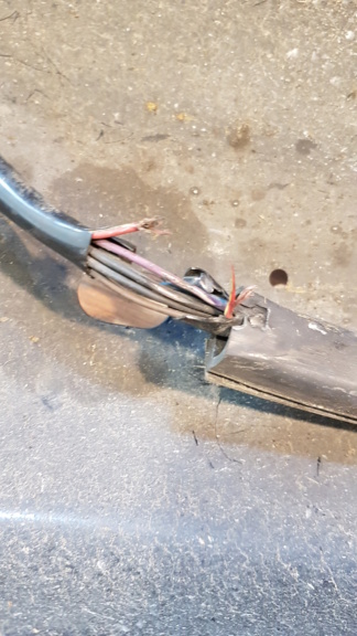 Help! Feu stop ne marche plus,vois pas comment démonter.. - Page 4 20191018