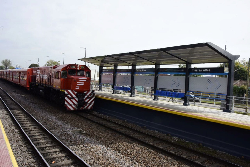 Malvinas Argentinas: Ayer inauguraron la estación de Tierras Altas. 00610