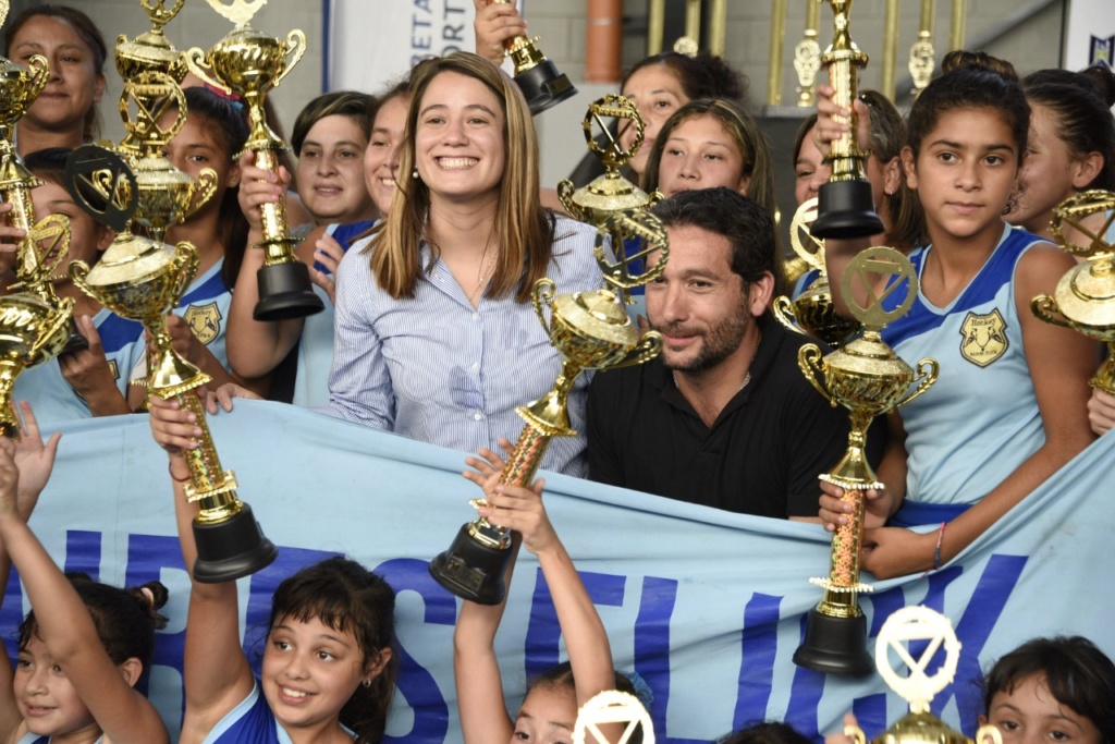 Malvinas Argentinas: entrega de premios en el Polideportivo de Los Polvorines. Img-2042