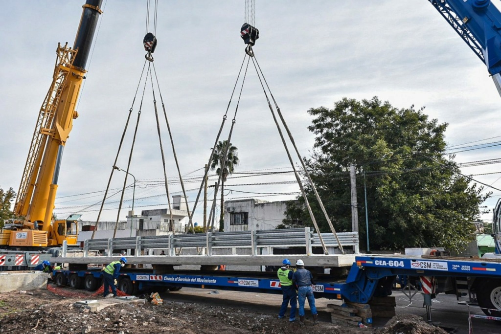 Comenzó la instalación del primer puente modular sobre las vías del Sarmiento Img-2099