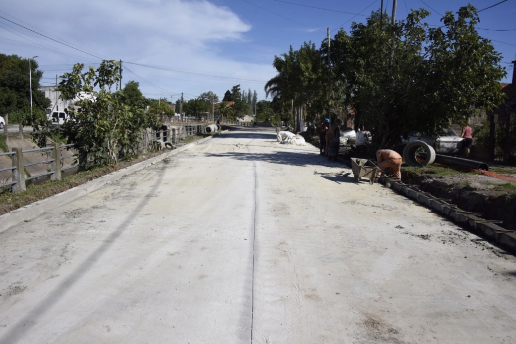 Malvinas Argentinas: pavimentación e hidráulica en la calle 9 de Marzo. Img-2453