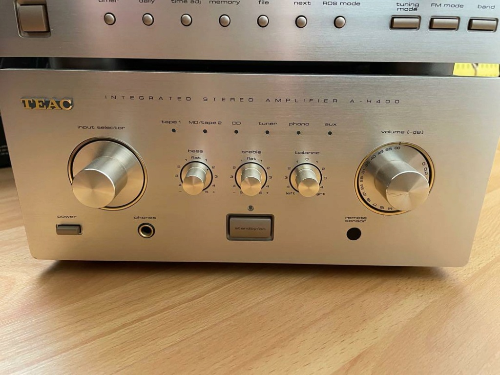 Teac Reference audio integrated amplifier, CD player, tuner Teac_r10