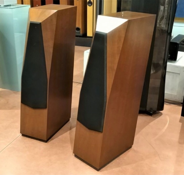 Avalon Acoustics Radian Floorstanding Speakers Handcrafted In USA ( PL ) Es_ava14