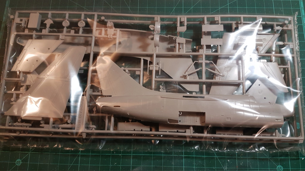 [Montage fini] A-7E Corsair II - 1/72 20191142