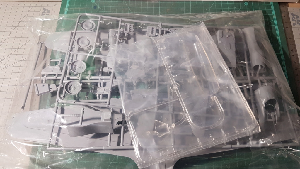 [Unboxing] T-33A T-Bird - 1/32 20200438