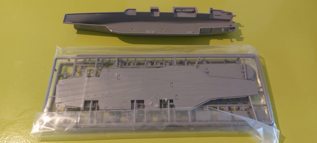Montage TRIO : USS Nimitz 1/350 - 1/700 - 1/1200 20220626