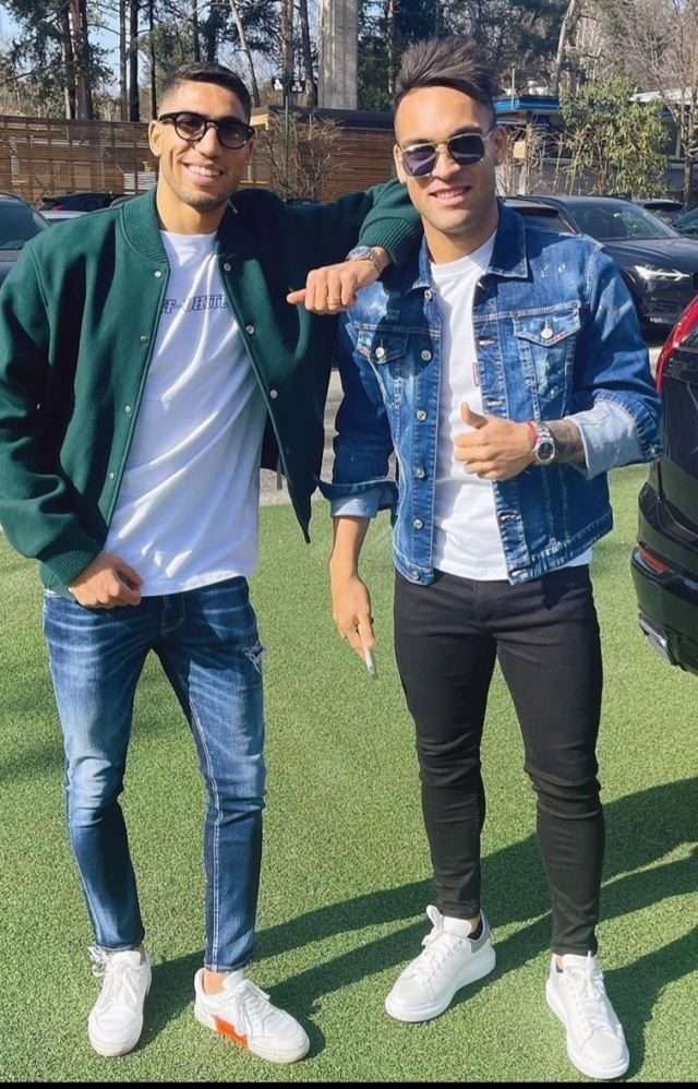 ¿Cuánto mide Achraf Hakimi? - Altura - Real height - Página 3 20220238