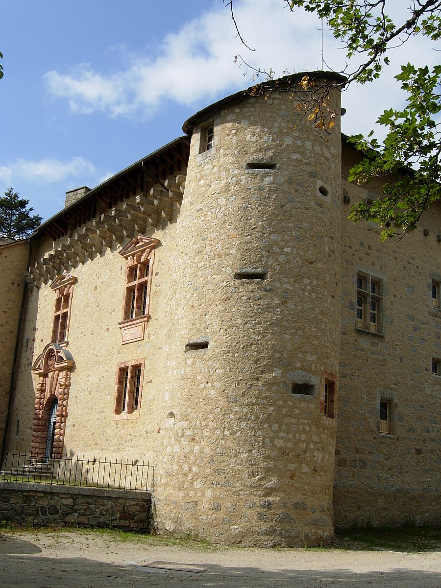Le château de St Alban sur Limagnole, chez le comte de Morangiès 113