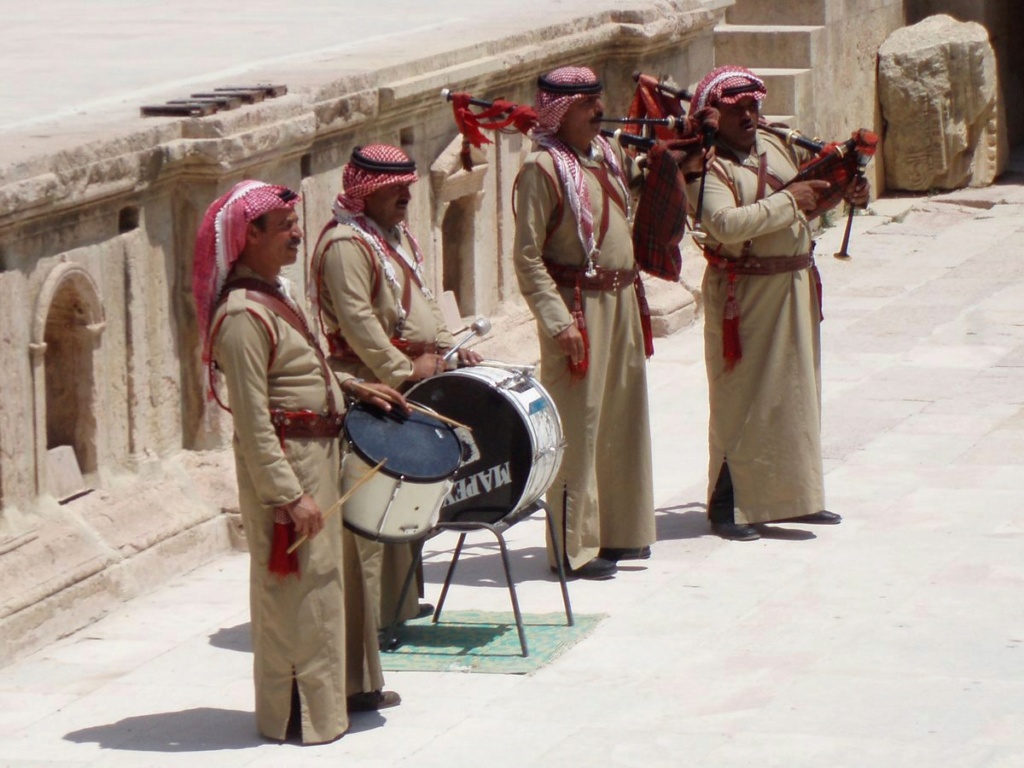  Fil parallèle au concours d'août 2023: "Musiciens et chanteurs en plein air" - Page 2 Fvd20242