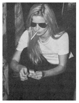 sylvie et la cigarette 1972_110