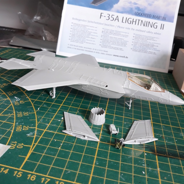 [REVELL] LOCKHEED F-35A LIGHTNING II RÉF 03868 2511