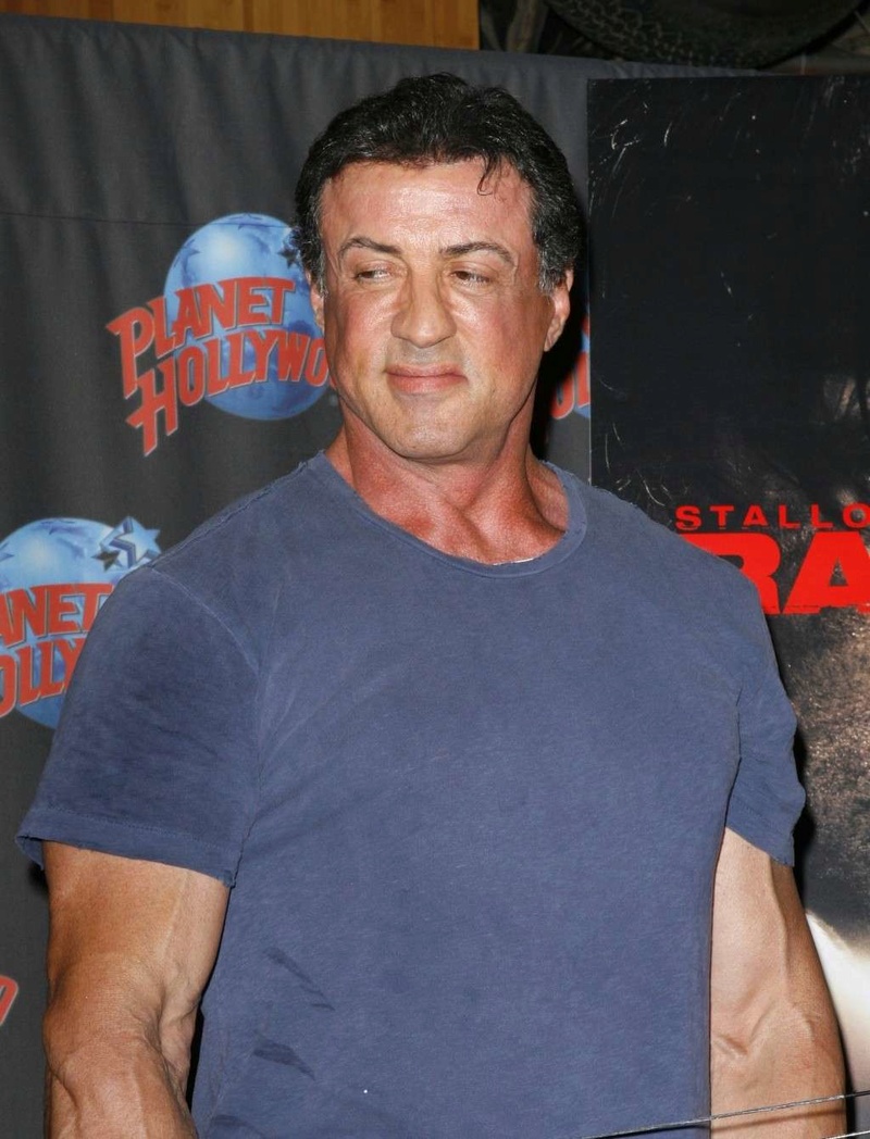 Stallone et le Planet Hollywood - Page 11 Ee10