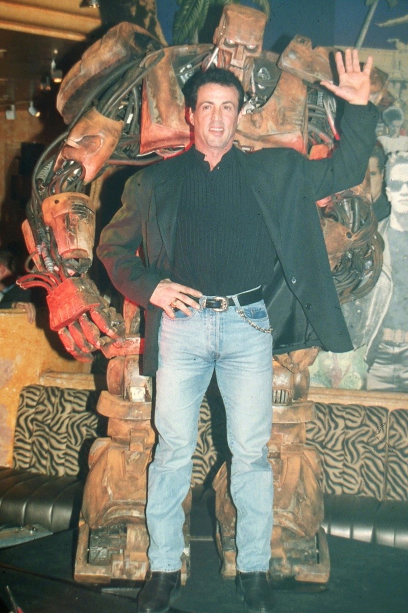 Stallone et le Planet Hollywood - Page 11 Sly-0014