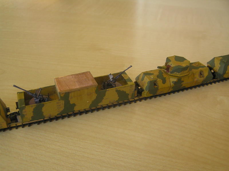 Train blindé russe, papier sur chassis marklin Pb080013